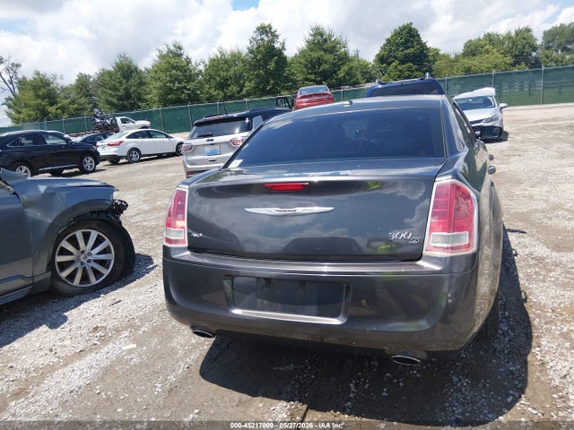 2013 Chrysler 300 300s მანქანა იყიდება აუქციონზე, vin: 2C3CCAGT8DH744011, აუქციონის ნომერი: 45217009