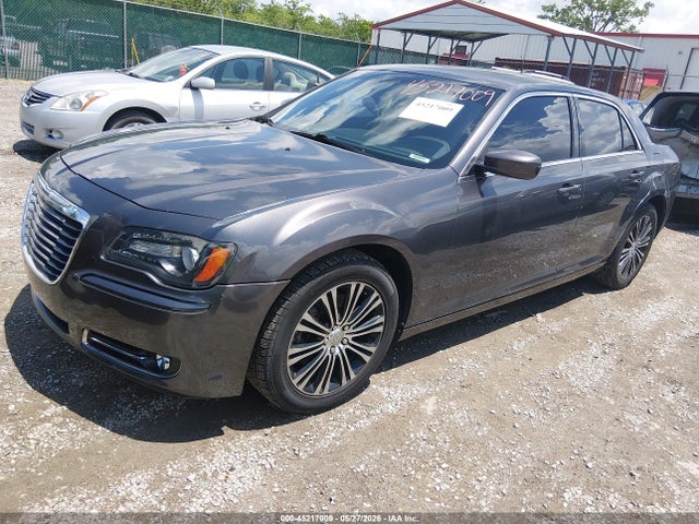 2013 Chrysler 300 300s მანქანა იყიდება აუქციონზე, vin: 2C3CCAGT8DH744011, აუქციონის ნომერი: 45217009