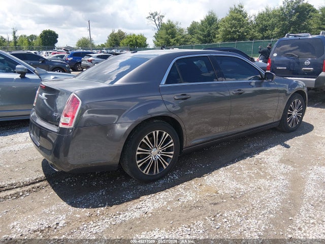 2013 Chrysler 300 300s მანქანა იყიდება აუქციონზე, vin: 2C3CCAGT8DH744011, აუქციონის ნომერი: 45217009