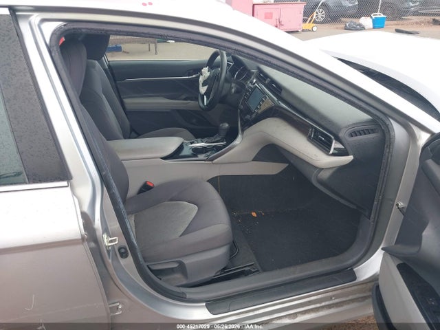 45217029 :رقم المزاد ، 4T1C31AK7LU518142 vin ، 2020 Toyota Camry Le Hybrid مزاد بيع