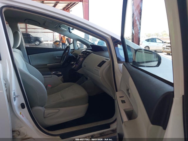 Продаж на аукціоні авто 2013 Toyota Prius V Three, vin: JTDZN3EUXD3229733, номер лоту: 45217052