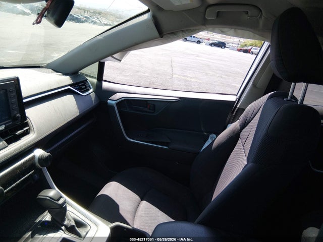 2020 Toyota Rav4 Le მანქანა იყიდება აუქციონზე, vin: JTMF1RFV2LD049745, აუქციონის ნომერი: 45217091