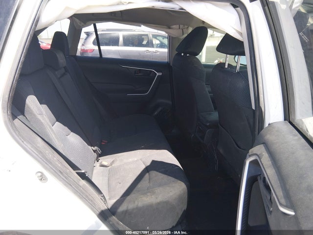 Toyota RAV4 LE 2020 JTMF1RFV2LD049745 Image 8