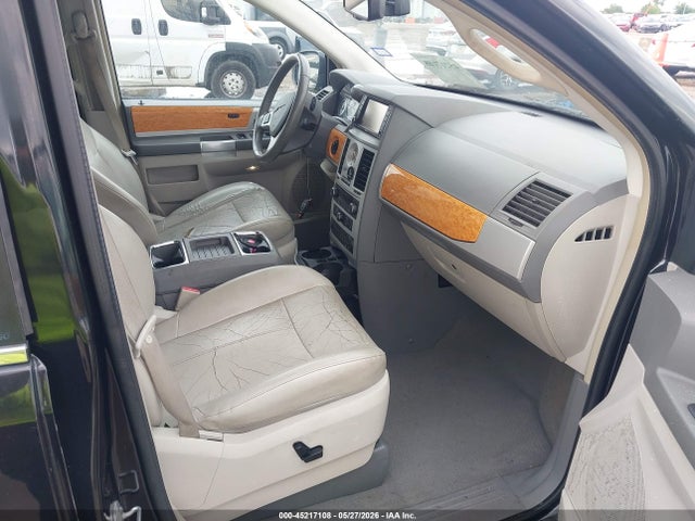2010 Chrysler Town & Country New Limited მანქანა იყიდება აუქციონზე, vin: 2A4RR7DX2AR422642, აუქციონის ნომერი: 45217108