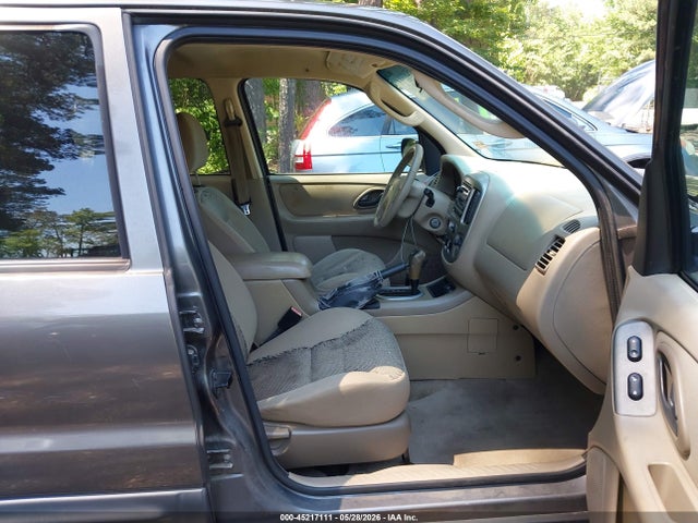 Продажа на аукционе авто 2005 Ford Escape Xlt, vin: 1FMYU93185DA03093, номер лота: 45217111