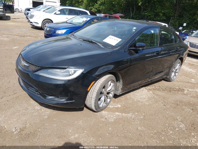 45217173 :رقم المزاد ، 1C3CCCBG8FN735972 vin ، 2015 Chrysler 200 S مزاد بيع