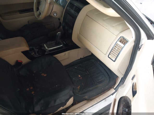 45217271 :رقم المزاد ، 1FMCU9EG0BKB95886 vin ، 2011 Ford Escape Limited مزاد بيع