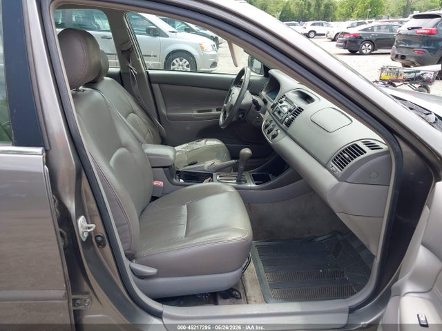 2004 Toyota Camry Le მანქანა იყიდება აუქციონზე, vin: 4T1BE32K74U927534, აუქციონის ნომერი: 45217295