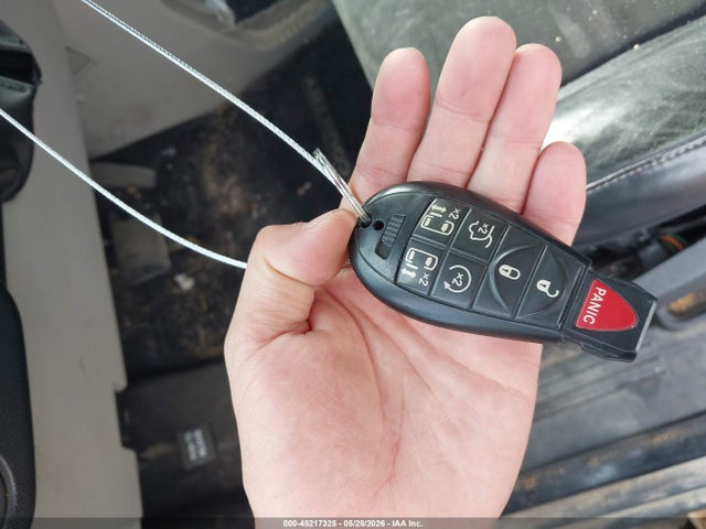 Продаж на аукціоні авто 2014 Chrysler Town & Country Touring-l 30th Anniversary, vin: 2C4RC1CG2ER453305, номер лоту: 45217325