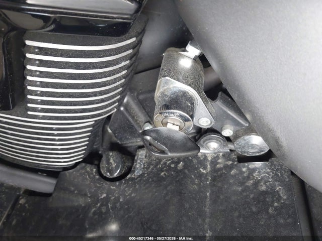 JS1VY53A7H2100414 Suzuki VZR1800