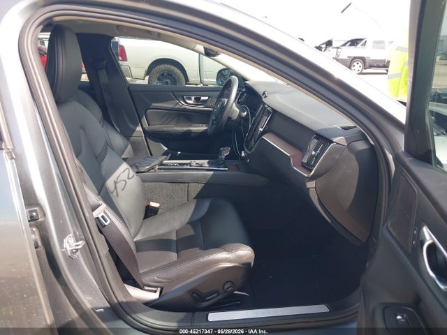 Aukcja sprzedaży 2020 Volvo S60 T6 Momentum, vin: 7JRA22TK5LG067990, numer aukcji: 45217347