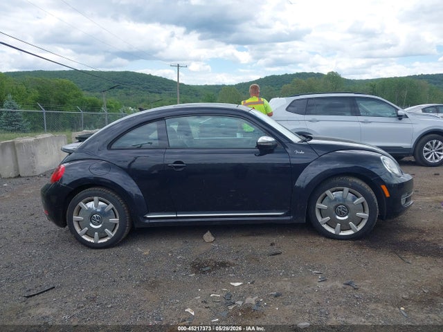 45217373 :رقم المزاد ، 3VW4A7AT7DM656308 vin ، 2013 Volkswagen Beetle 2.0t Fender Edition مزاد بيع