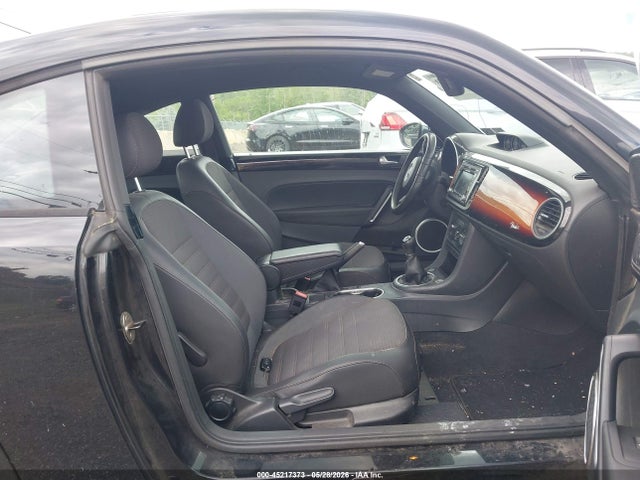 45217373 :رقم المزاد ، 3VW4A7AT7DM656308 vin ، 2013 Volkswagen Beetle 2.0t Fender Edition مزاد بيع