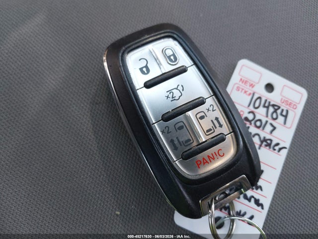 45217630 :رقم المزاد ، 2C4RC1BG3HR811453 vin ، 2017 Chrysler Pacifica Touring Plus مزاد بيع