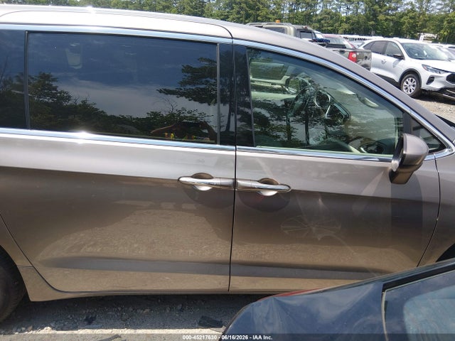45217630 :رقم المزاد ، 2C4RC1BG3HR811453 vin ، 2017 Chrysler Pacifica Touring Plus مزاد بيع