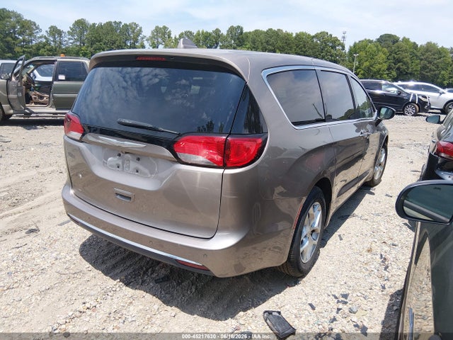 45217630 :رقم المزاد ، 2C4RC1BG3HR811453 vin ، 2017 Chrysler Pacifica Touring Plus مزاد بيع