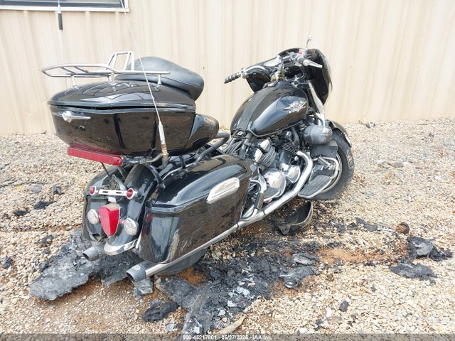 45217801 :رقم المزاد ، JYAVP04E76A009106 vin ، 2006 Yamaha Xvz13 Tf مزاد بيع