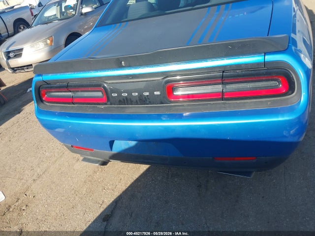 45217926 :رقم المزاد ، 2C3CDZAT9FH885189 vin ، 2015 Dodge Challenger R/t Shaker مزاد بيع