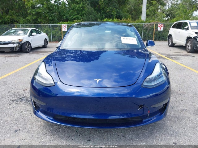 2020 Tesla Model 3 Long Range Dual Motor All-wheel Drive მანქანა იყიდება აუქციონზე, vin: 5YJ3E1EBXLF648028, აუქციონის ნომერი: 45217933