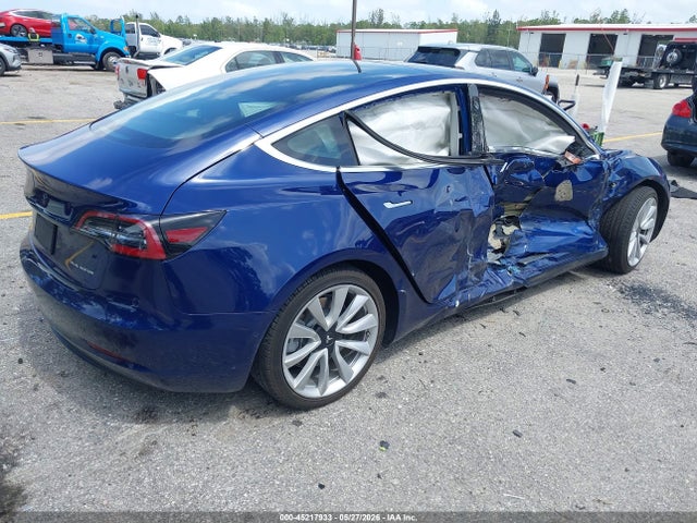 2020 Tesla Model 3 Long Range Dual Motor All-wheel Drive მანქანა იყიდება აუქციონზე, vin: 5YJ3E1EBXLF648028, აუქციონის ნომერი: 45217933