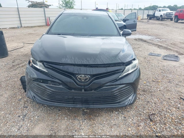 45218056 :رقم المزاد ، 4T1B11HK5KU216953 vin ، 2019 Toyota Camry Le مزاد بيع