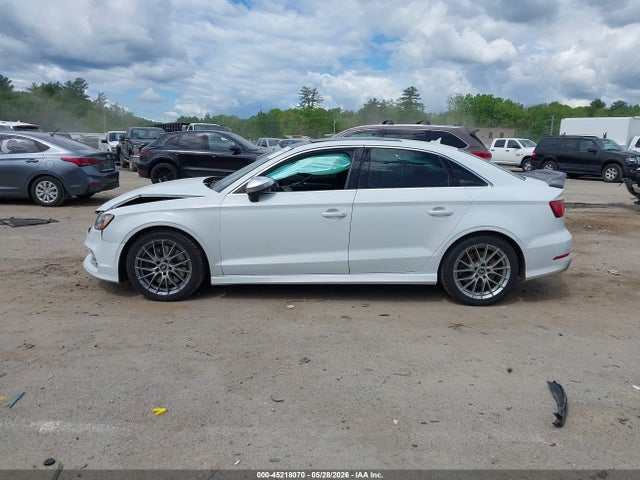 Продажа на аукционе авто 2015 Audi S3 2.0t Premium Plus, vin: WAUBFGFF8F1120415, номер лота: 45218070
