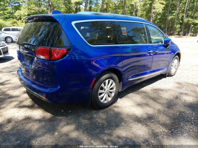 45218121 :رقم المزاد ، 2C4RC1BG5JR330691 vin ، 2018 Chrysler Pacifica Touring L مزاد بيع