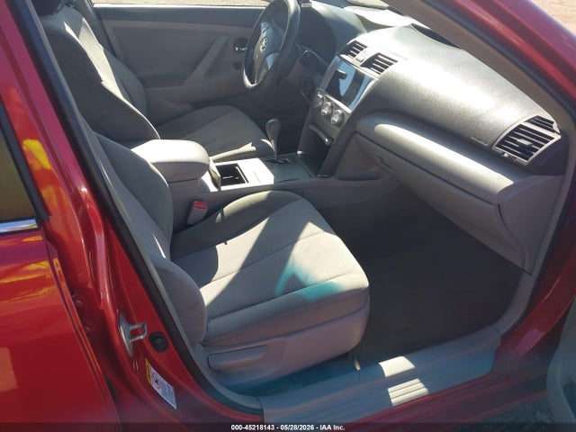 45218143 :رقم المزاد ، 4T4BF3EK6BR139050 vin ، 2011 Toyota Camry Le مزاد بيع