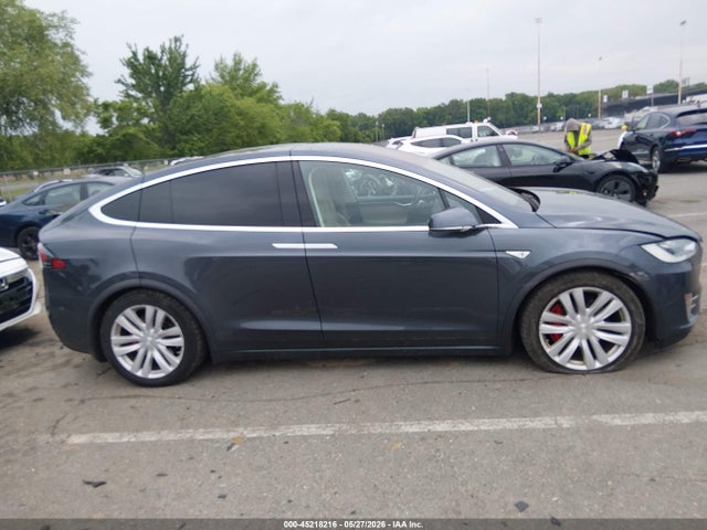 Tesla Model X 75d/p100d/p90d 2016 5YJXCBE45GF006563 Image 12