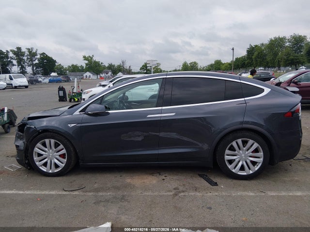 Tesla Model X 75d/p100d/p90d 2016 5YJXCBE45GF006563 Image 13