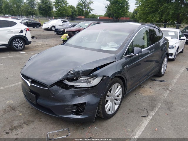 Tesla Model X 75d/p100d/p90d 2016 5YJXCBE45GF006563 Image 2