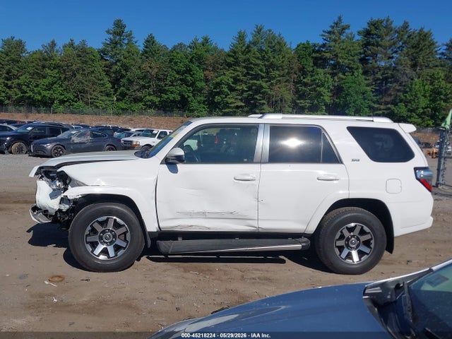 Toyota 4RUNNER SR5 2015 JTEBU5JR0F5246092 Image 14