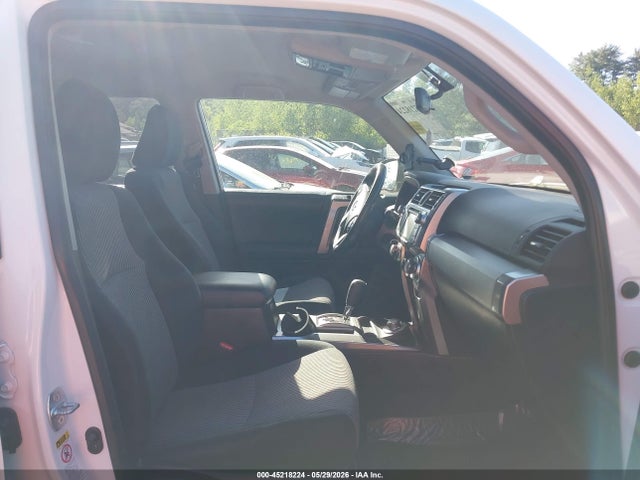 Toyota 4RUNNER SR5 2015 JTEBU5JR0F5246092 Image 5