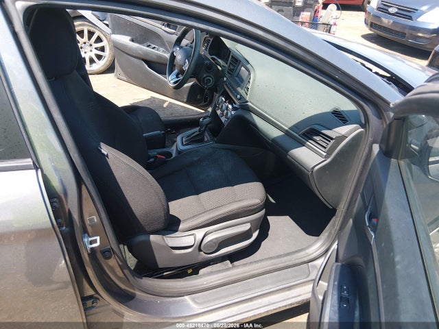 2019 Hyundai Elantra Se მანქანა იყიდება აუქციონზე, vin: 5NPD74LF3KH405411, აუქციონის ნომერი: 45218470