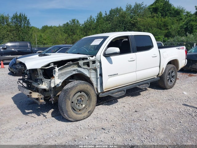 45218494 :رقم المزاد ، 5TFCZ5AN7GX019897 vin ، 2016 Toyota Tacoma Trd Sport مزاد بيع