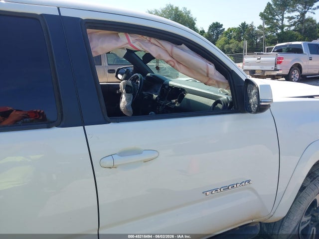 45218494 :رقم المزاد ، 5TFCZ5AN7GX019897 vin ، 2016 Toyota Tacoma Trd Sport مزاد بيع