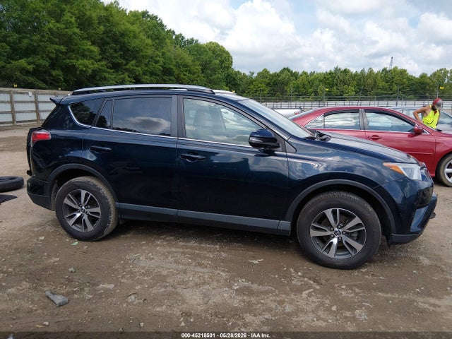 Aukcja sprzedaży 2017 Toyota Rav4 Xle, vin: JTMRFREV6HD213697, numer aukcji: 45218501