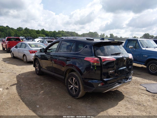 Aukcja sprzedaży 2017 Toyota Rav4 Xle, vin: JTMRFREV6HD213697, numer aukcji: 45218501