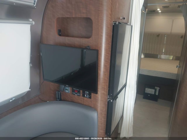 Airstream Tl 2022 1STTNYJ28NJ559828 Image 15