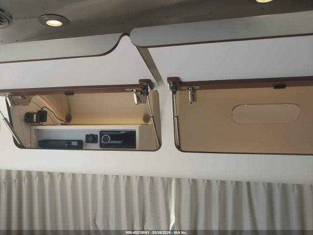 Airstream Tl 2022 1STTNYJ28NJ559828 Image 14