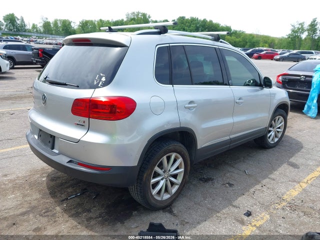 45218584 :رقم المزاد ، WVGSV7AX0HW510545 vin ، 2017 Volkswagen Tiguan 2.0t Wolfsburg Edition مزاد بيع