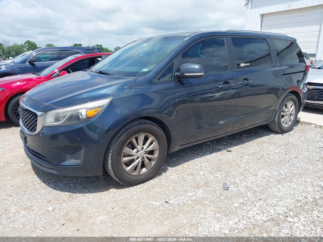 KIA SEDONA LX 2016 KNDMB5C1XG6083294 Image 2