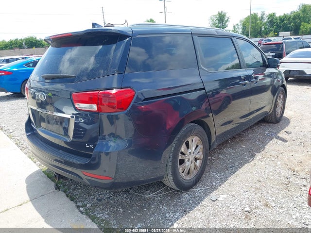 KIA SEDONA LX 2016 KNDMB5C1XG6083294 Image 4
