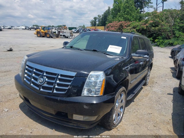 45218844 :رقم المزاد ، 1GYS4HEF3BR207046 vin ، 2011 Cadillac Escalade Esv Luxury مزاد بيع