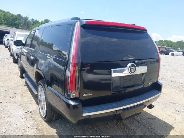 45218844 :رقم المزاد ، 1GYS4HEF3BR207046 vin ، 2011 Cadillac Escalade Esv Luxury مزاد بيع