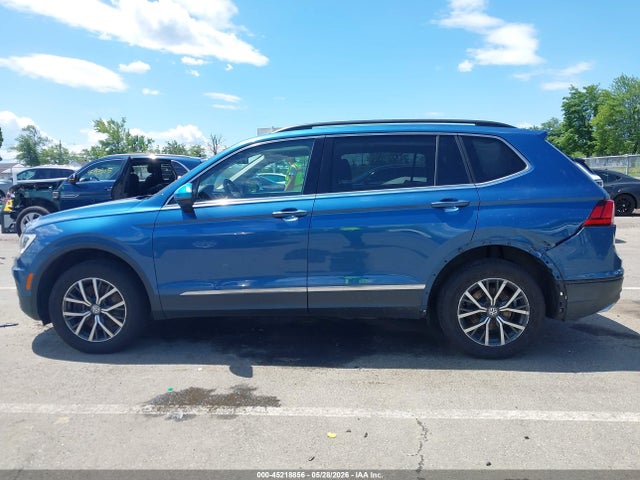 2018 Volkswagen Tiguan 2.0t Se/2.0t Sel მანქანა იყიდება აუქციონზე, vin: 3VV2B7AX5JM222282, აუქციონის ნომერი: 45218856