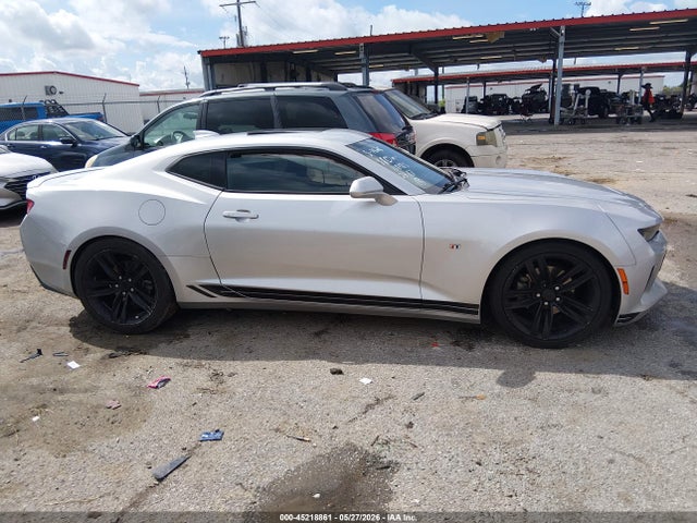 45218861 :رقم المزاد ، 1G1FB1RS8J0118483 vin ، 2018 Chevrolet Camaro 1lt مزاد بيع