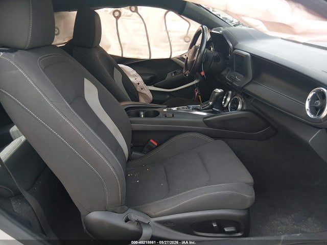 45218861 :رقم المزاد ، 1G1FB1RS8J0118483 vin ، 2018 Chevrolet Camaro 1lt مزاد بيع