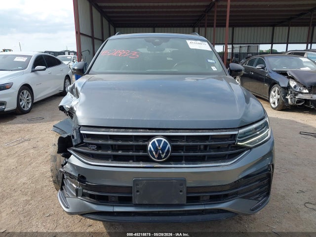 2023 Volkswagen Tiguan 2.0t Se R-line Black მანქანა იყიდება აუქციონზე, vin: 3VVCB7AX0PM070201, აუქციონის ნომერი: 45218875