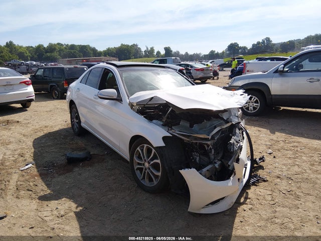 Продажа на аукционе авто 2015 Mercedes-benz C 300 4matic, vin: 55SWF4KB8FU083622, номер лота: 45218925
